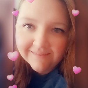 Meet your Posher, Lora